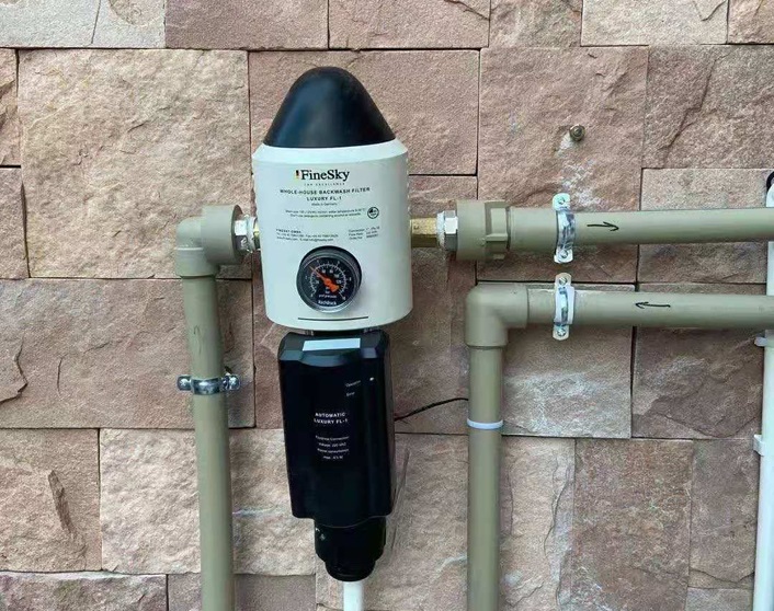 上海浦東新桃林小區(qū)客戶安裝案例 前置過濾器+RO反滲透凈水器(圖2) 微信圖片_20201125172043.jpg