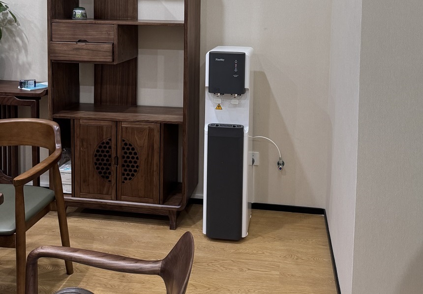 深圳福田某銀行 安裝立式直飲水FRC-1100 解決安全飲水問題